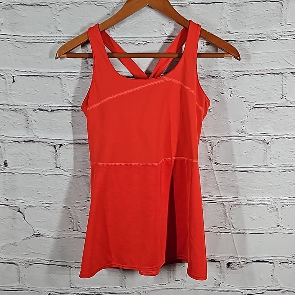 Mountain Hardware Tank